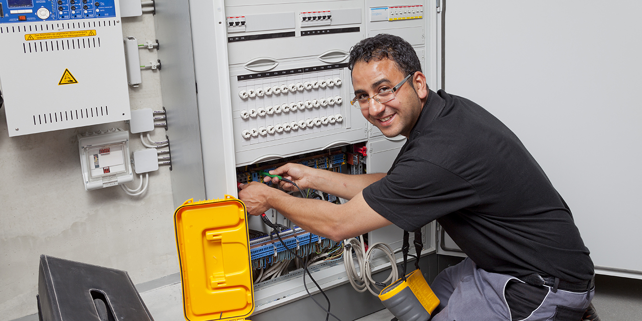 Handwerkskammer Frankfurt (Oder) - Bildungszentrum - Fortbildung - Nachqualifizierung im Elektrohandwerk
